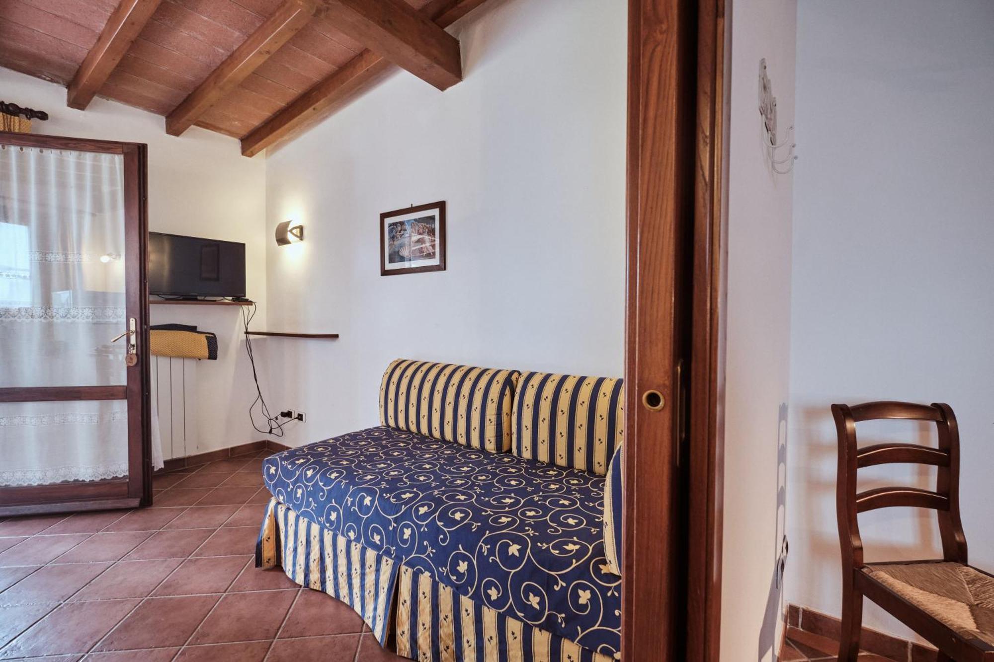 One-Bedroom Apartment,1742980282:JPEG